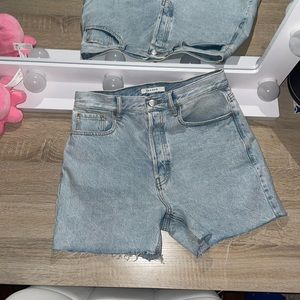 PACSUN 90’s girlfriend shorts 🪴